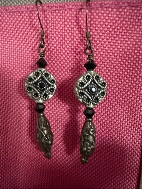 Elegant 925 Silver and Black Dangle Earrings